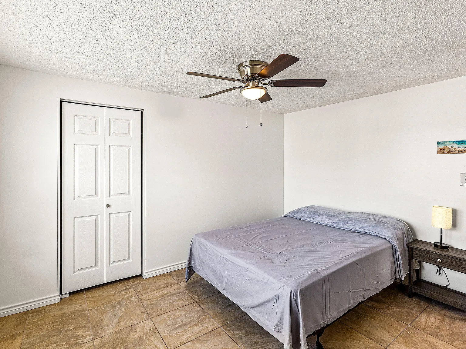 4 bed, 2.0 bath, 2282 sqft, $845 — Photo 2