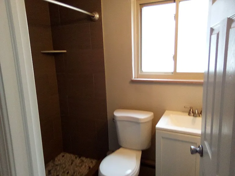 122 N Lafayette Ave — Photo 7