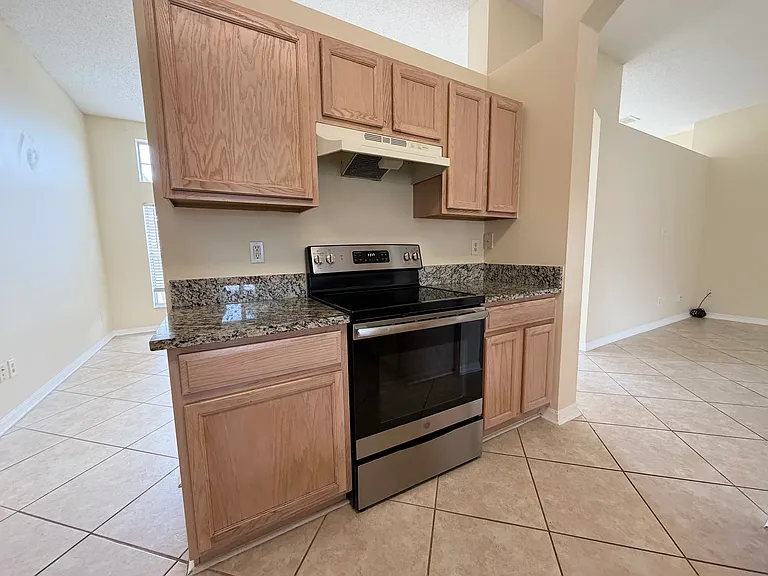 32 Forest Grove Dr — Photo 7