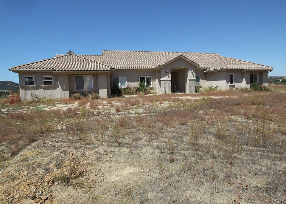 1st image of 39805 Calle De Suenos