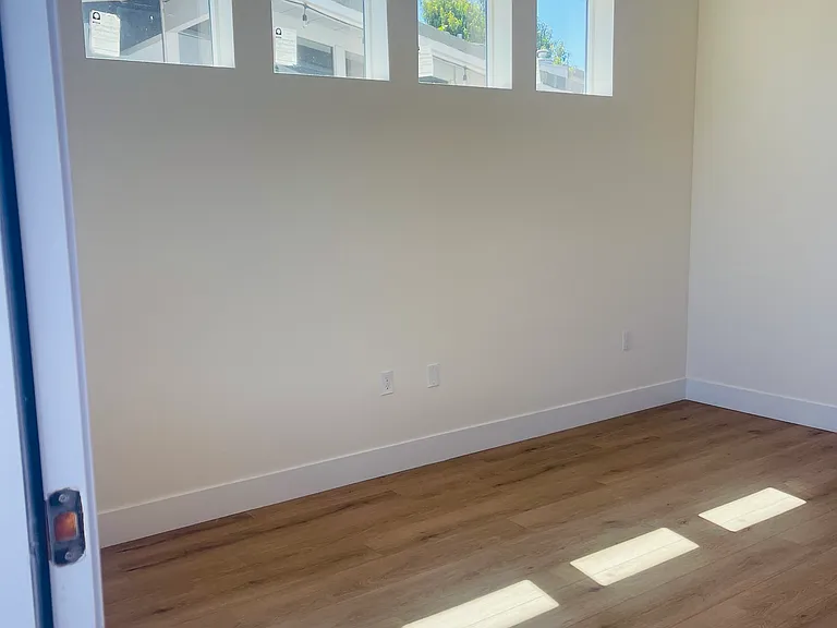 741 Walnut Ln #100 — Photo 3