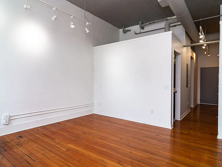 1213 Harney St — Photo 35