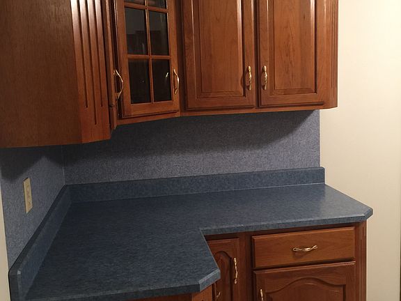 3rd image of 67 Manor Ct