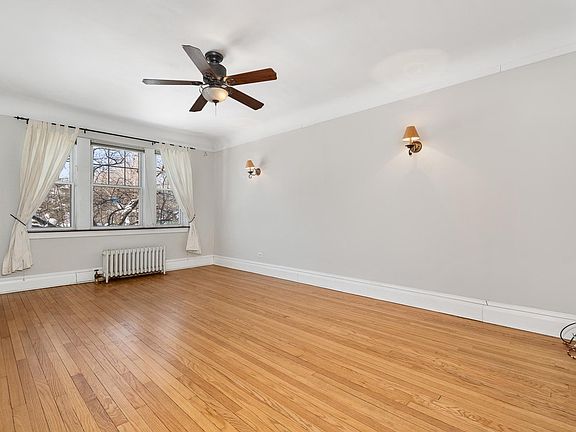 4th image of 836 S Maple Ave APT 19