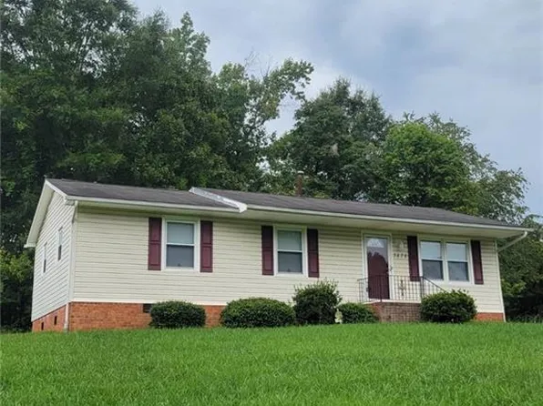 3878 Pembrooke Rd, Winston Salem, NC 27106