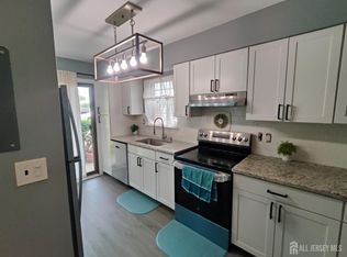 323 Gill Ln APT 12Q, Iselin, NJ 08830