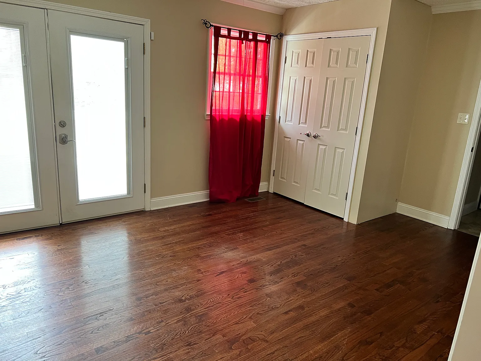 4807 S. Main St — Photo 4