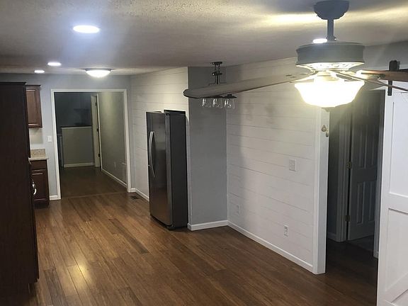 4th image of 64 N Lakeshore Dr