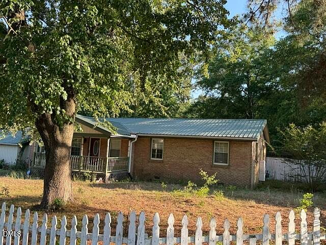 1st image of 102 Gainey Dr