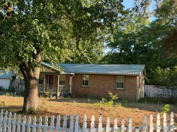 102 Gainey Dr, Goldsboro, NC 27530