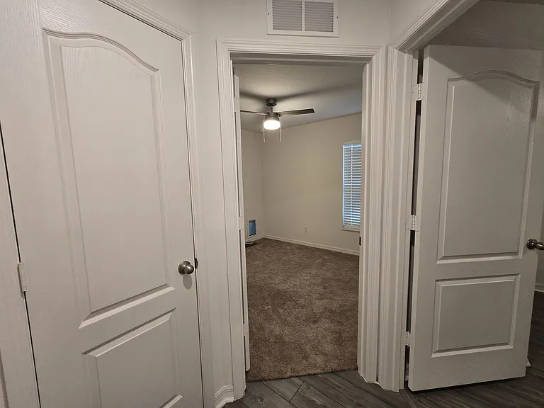 2198 SW Algiers St — Photo 63