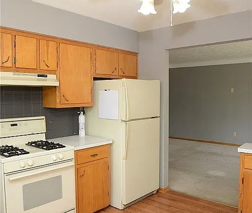 5th image of 2615 Zesiger Ave #2615