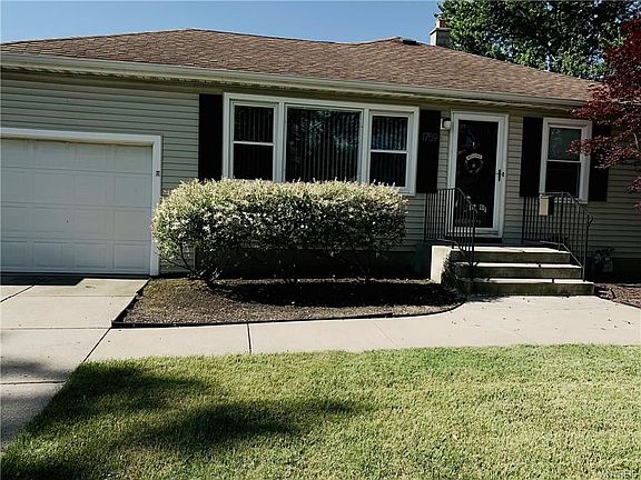 2nd image of 1759 Colvin Blvd