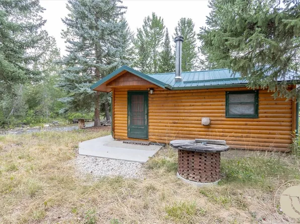 8 Rosebud Isle Rd, Fishtail, MT 59028