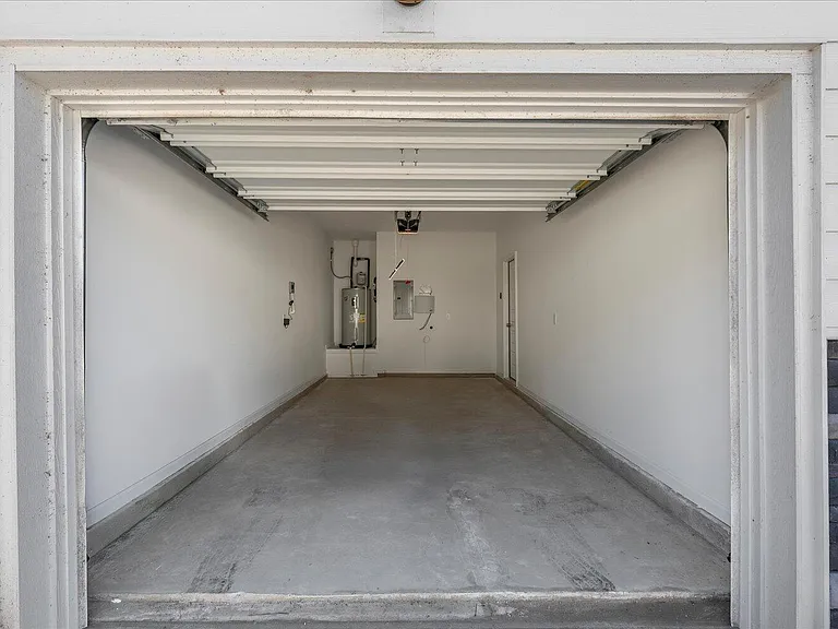 1071 Linsmore Ave — Photo 34