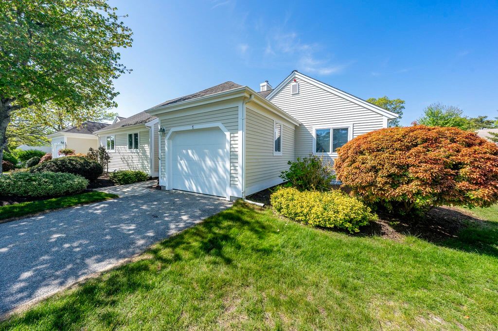 7 Masters Court, Mashpee, MA - View 2