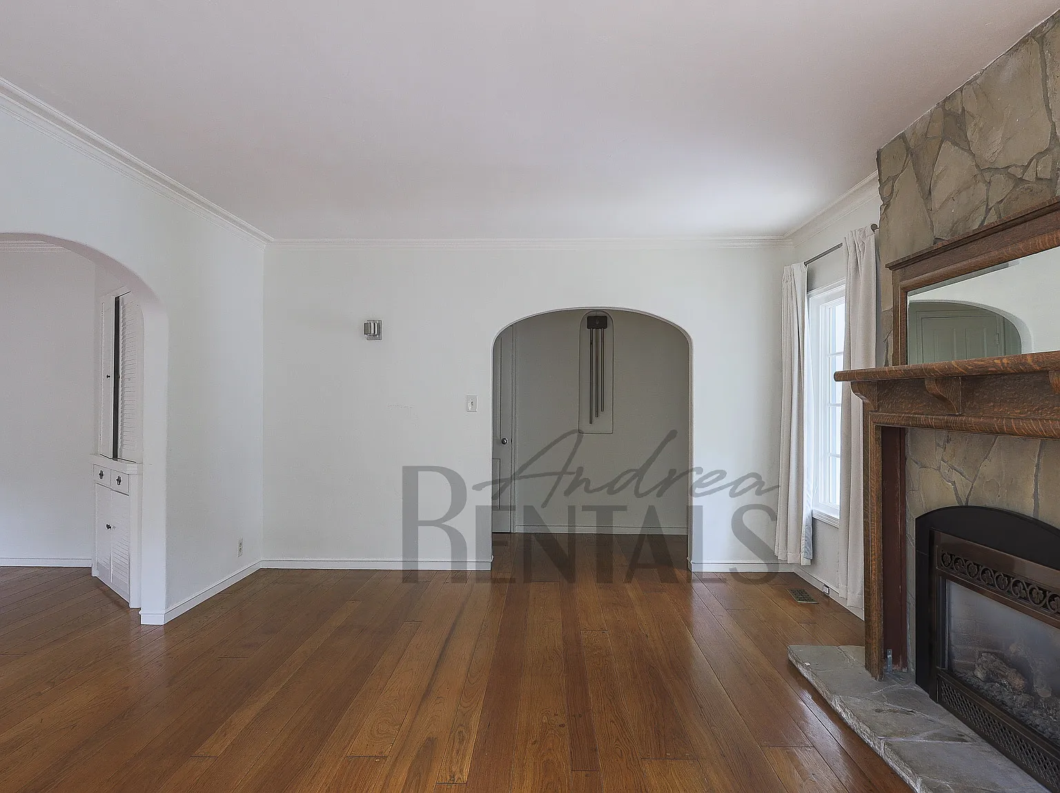 3 bed, 2329 sqft, $5,750 — Photo 4