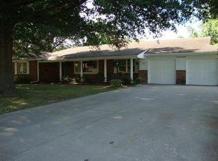 2164 E Bancroft St, Springfield, MO 65804