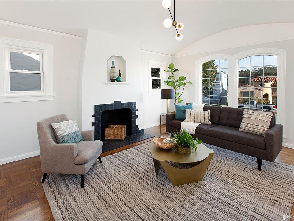 1st image of 220 Teresita Blvd