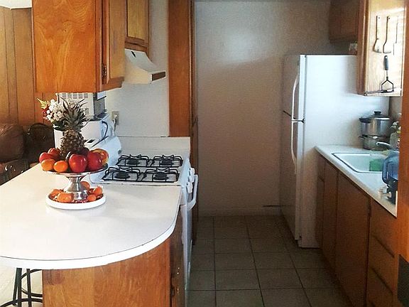 4th image of 5620 Hillsdale Blvd APT B