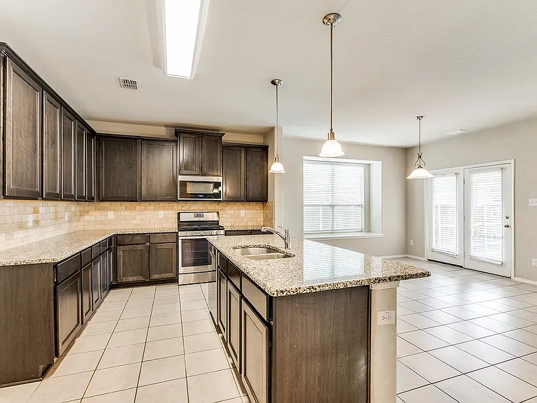 1900 Outpost Creek Ln — Photo 11