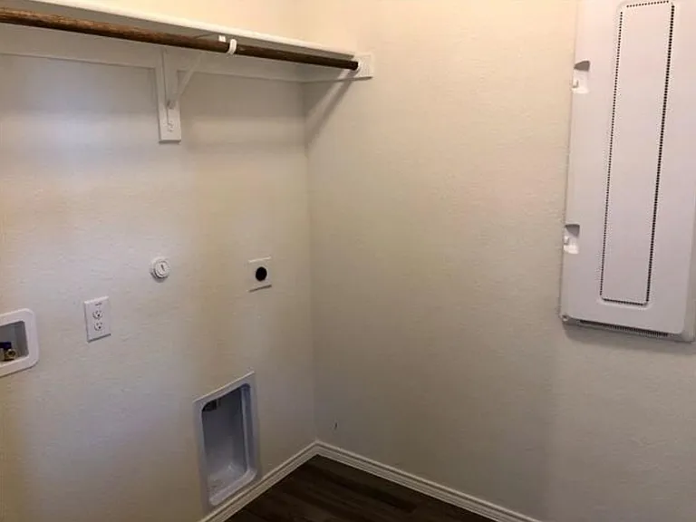 4002 Bighorn Dr — Photo 8