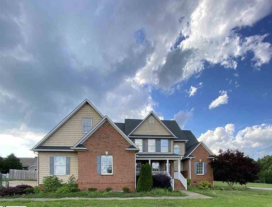 2nd image of 303 Fosters Grove Rd