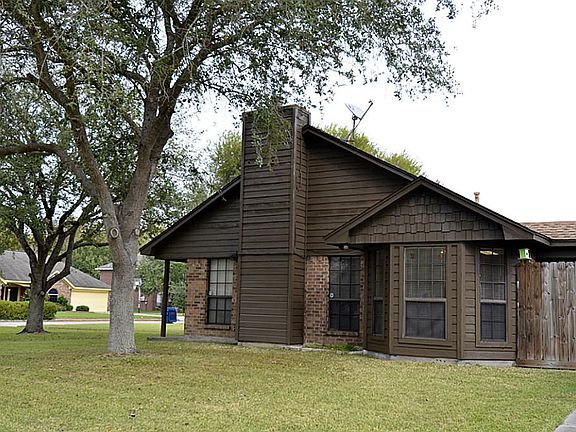 This home is freshly painted and has great bay windows in 2 locations