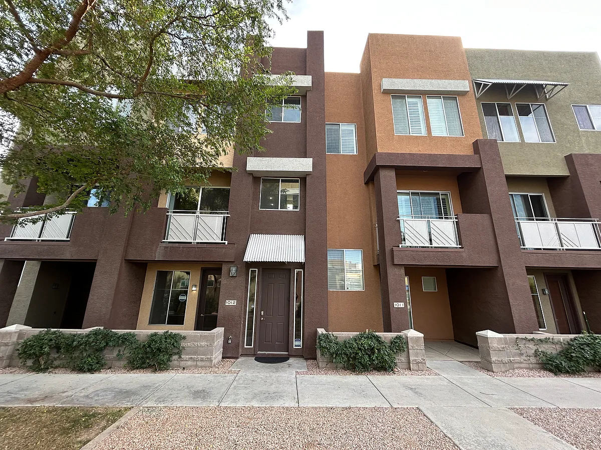Building Photo - 6605 N 93rd Ave #1012