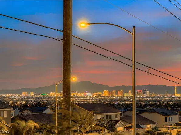 6633 Lucky Boy Dr, Las Vegas, NV 89110