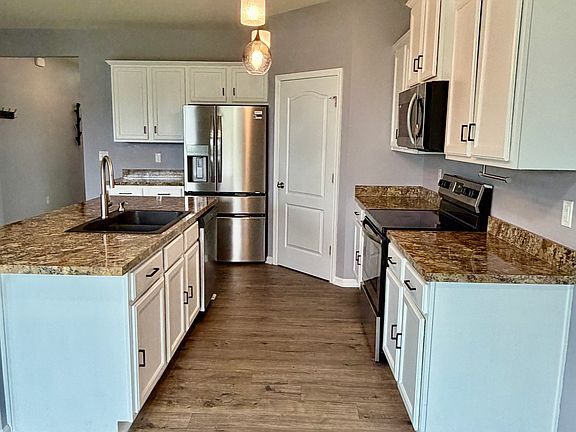 4th image of 215 Brooklet Circle St