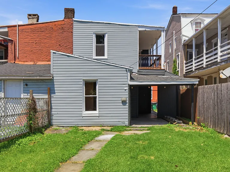 642-644 Walnut St — Photo 2