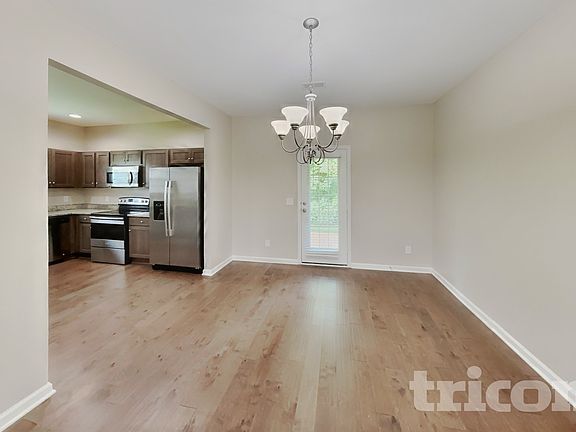 4th image of 925 Beverly Ct