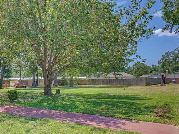 3rd image of 9554 Pleasant Hill Cir