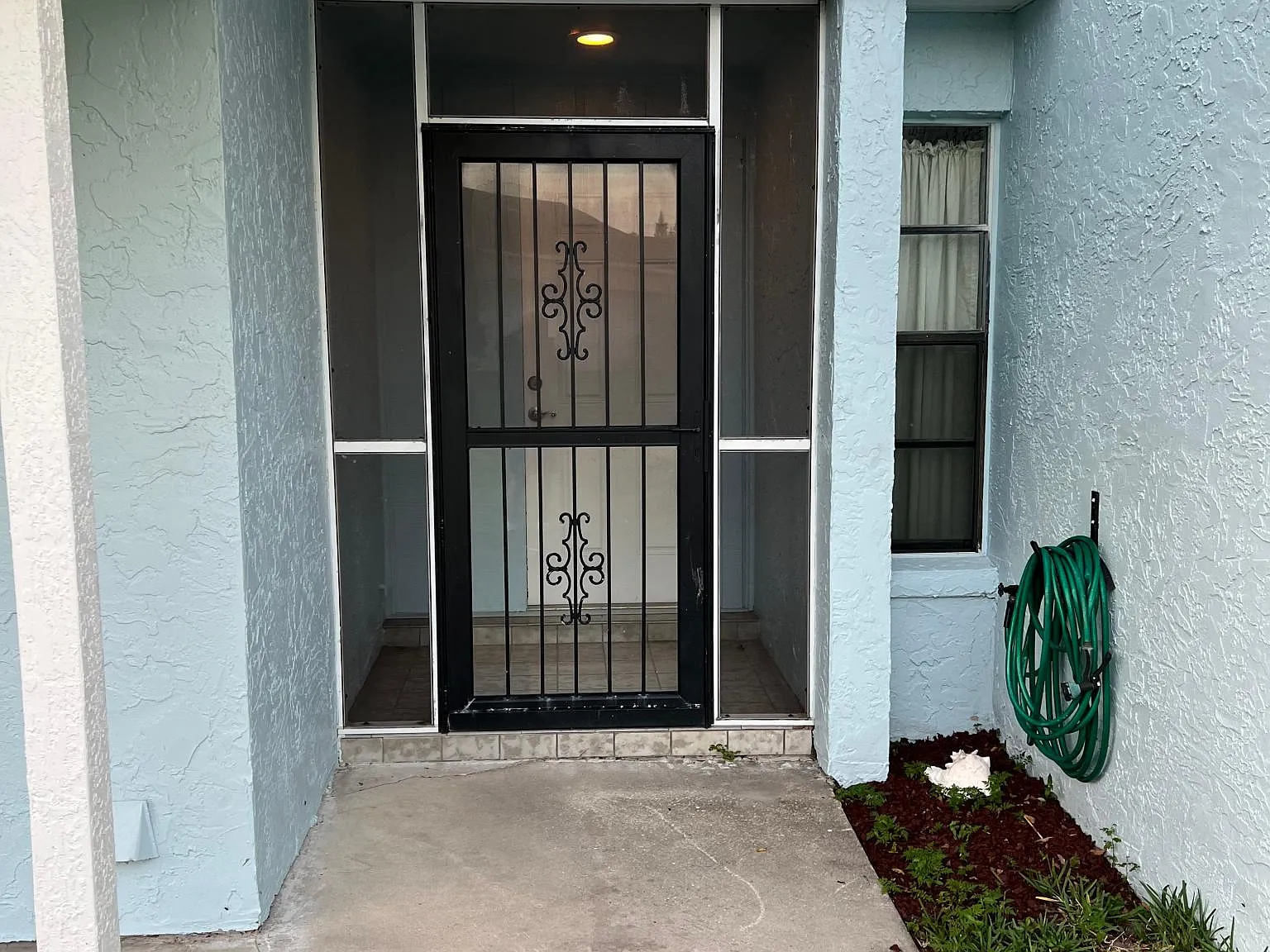 3 bed, 1886 sqft, $2,475 — Photo 3