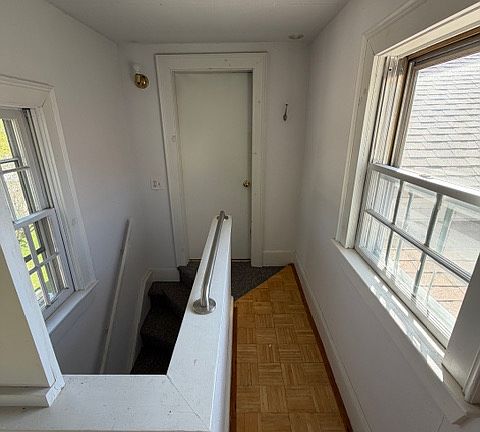 5th image of 29 Arnold Rd #2
