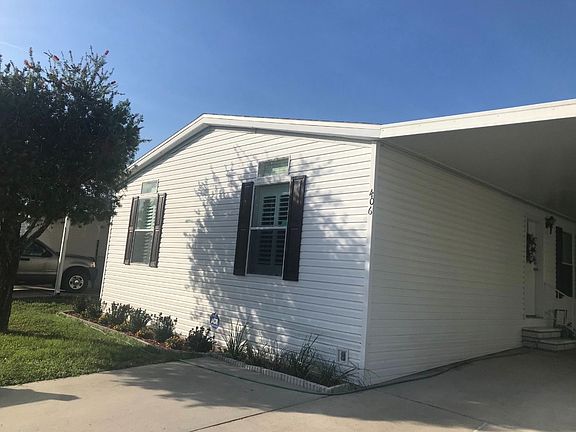 3rd image of 406 Merit Oak Dr