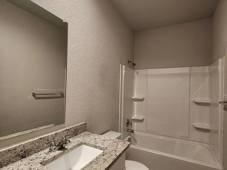 621 Jennifer Cv — Photo 20