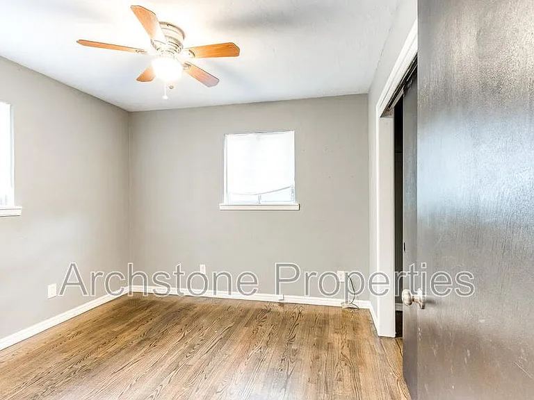 608 Holoway Dr — Photo 22