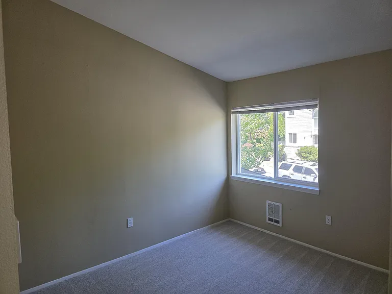12539 NE 7th Pl #1 — Photo 11