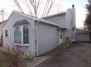1314 Cherokee Dr, Round Lake Beach, IL 60073