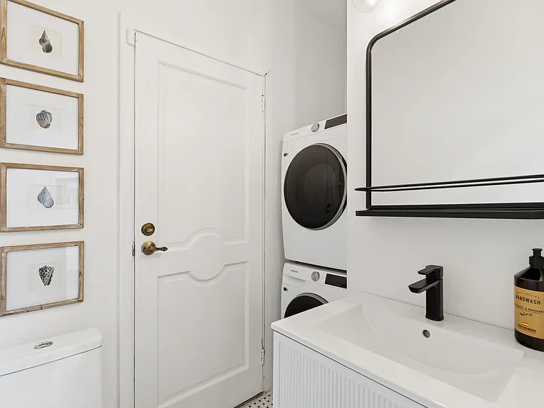 45 Hillside Dr E — Photo 11