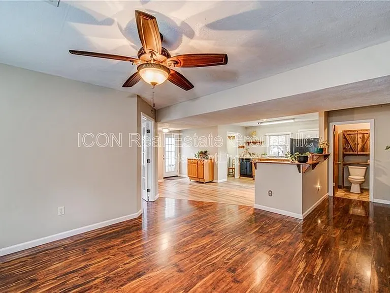 53 Black Rd NE #B — Photo 8