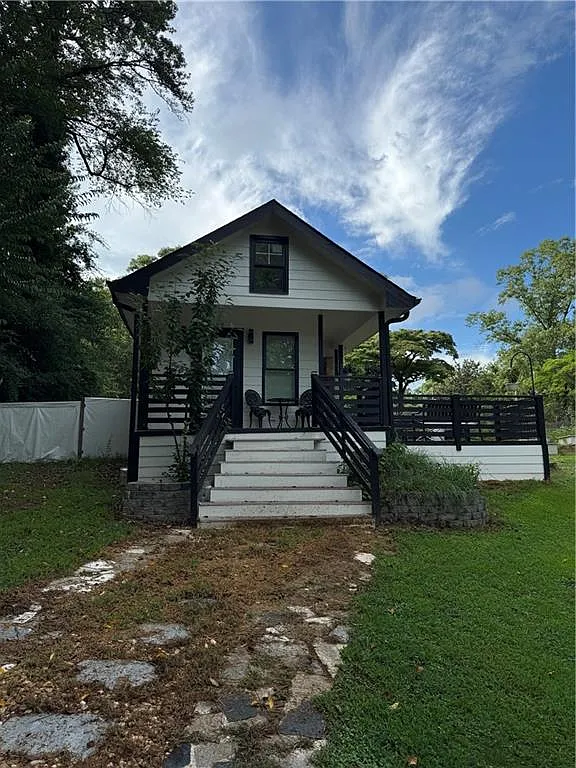 Studio, 1.0 bath, 1975 sqft, $1,000 — Photo 4