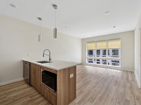 3729 Lancaster Ave #401