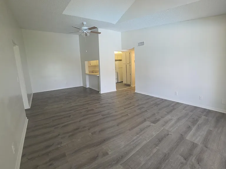 202 Foxtail Dr #F3 — Photo 1