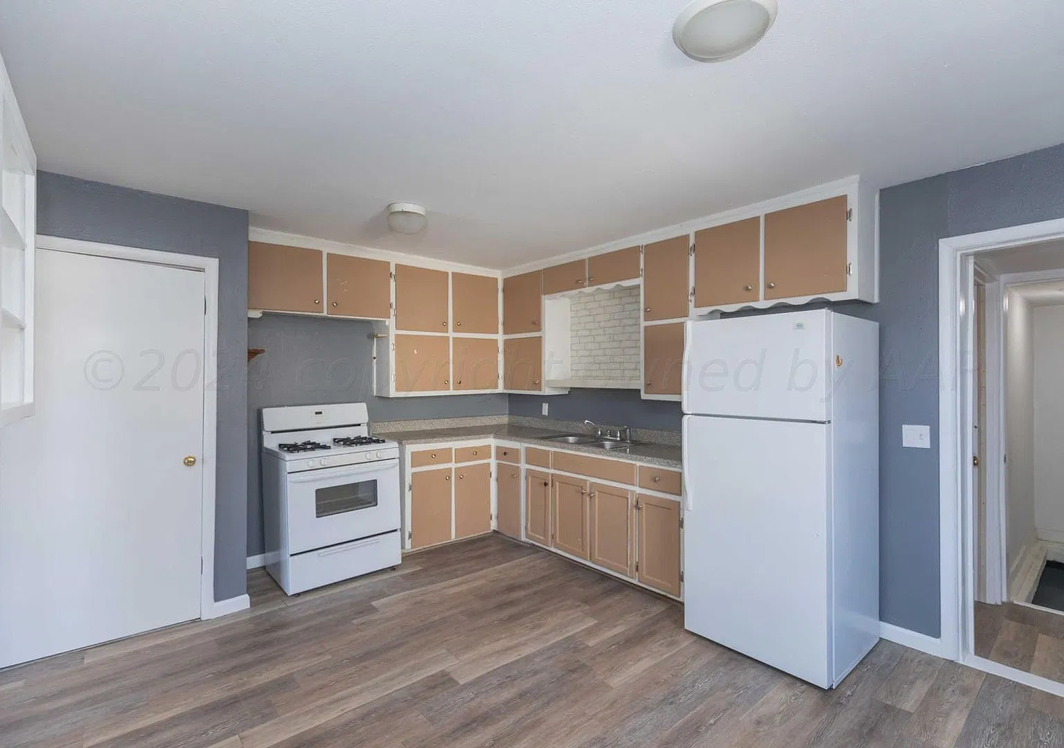 3-bedroom 1 bathroom home available for rent. — Photo 4