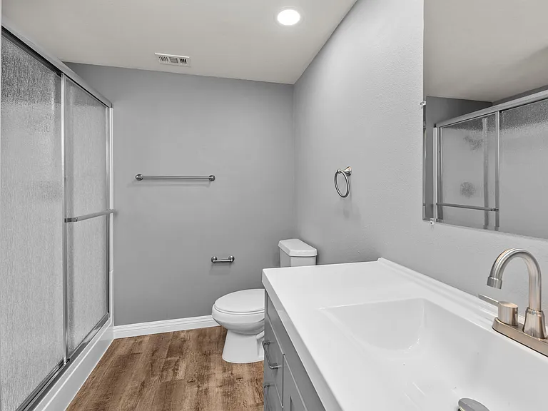 1920 Edith Dr — Photo 7