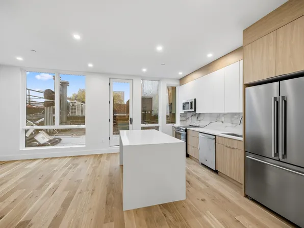 34 Avenue A image 1 of 29