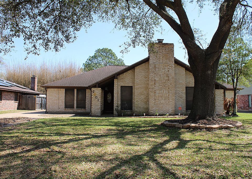 1st image of 2301 Killarney Ln